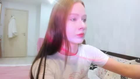 chloe wifey online show from 10.28.25