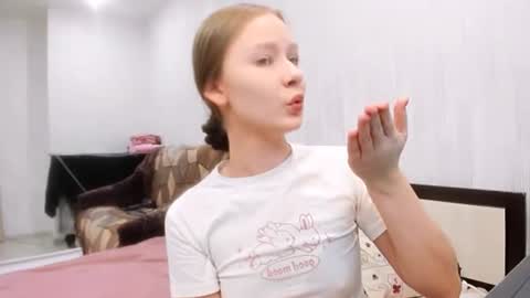 chloe wifey online show from 11.22.25