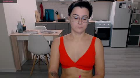 Snapshot of chloe_x_ chatting on 12.05.24 Eva and Sandra online show from 12.05.24