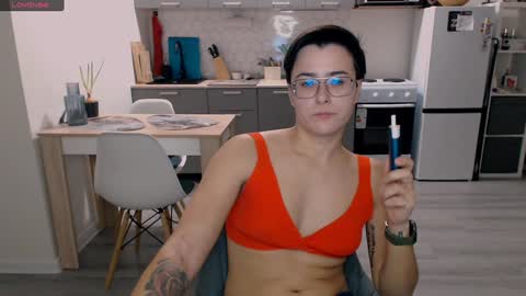 Snapshot of chloe_x_ chatting on 12.08.24 Eva and Sandra online show from 12.08.24