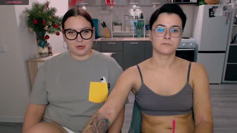 Snapshot of chloe_x_ chatting on 12.25.24 Eva and Sandra online show from 12.25.24