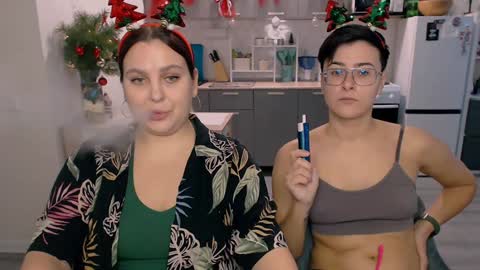 Snapshot of chloe_x_ chatting on 12.27.24 Eva and Sandra online show from 12.27.24