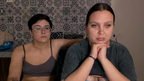 Snapshot of chloe_x_ chatting on 02.09.25 Eva and Sandra online show from 02.09.25