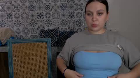 Snapshot of chloe_x_ chatting on 03.06.25 Eva and Sandra online show from 03.06.25