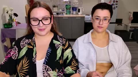 Snapshot of chloe_x_ chatting on 02.22.26 Eva and Sandra online show from 02.22.26