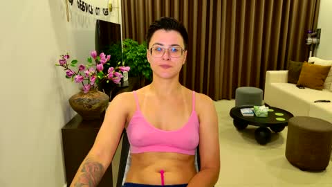 Snapshot of chloe_x_ chatting on 05.05.26 Eva and Sandra online show from 05.05.26