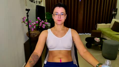 Snapshot of chloe_x_ chatting on 05.24.26 Eva and Sandra online show from 05.24.26