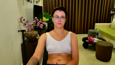 Snapshot of chloe_x_ chatting on 05.31.26 Eva and Sandra online show from 05.31.26