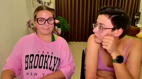 Snapshot of chloe_x_ chatting on 06.20.26 Eva and Sandra online show from 06.20.26