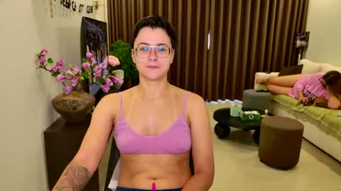 Snapshot of chloe_x_ chatting on 06.22.26 Eva and Sandra online show from 06.22.26