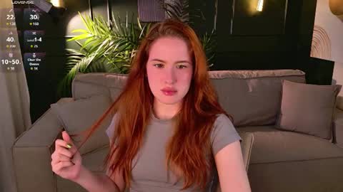 Snapshot of chloeaster chatting on 06.20.26 Chloe online show from 06.20.26