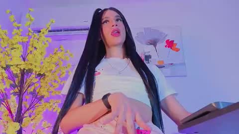 Snapshot of chloebigcockxx chatting on 10.27.25 Im Chloe    independent account      online show from 10.27.25