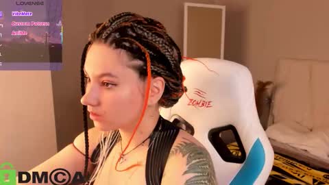 Snapshot of chloebloss0m chatting on 01.18.26 Boni online show from 01.18.26