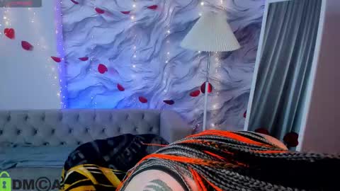 Snapshot of chloebloss0m chatting on 02.18.26 Boni online show from 02.18.26