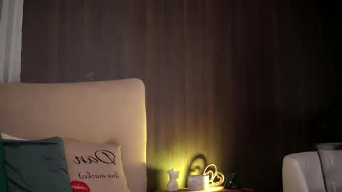 Snapshot of chloedevinex chatting on 10.02.25 chloedevinex online show from 10.02.25
