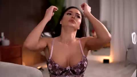 Snapshot of chloedevinex chatting on 06.18.26 chloedevinex online show from 06.18.26