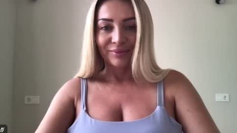 Snapshot of chloefree chatting on 06.26.26 Chloe online show from 06.26.26