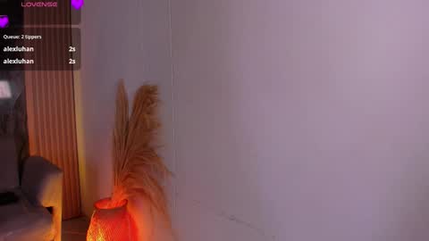 chloegils online show from 10.25.25