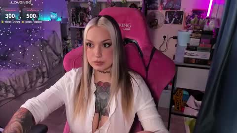 ChloeKohaku online show from 12.21.25