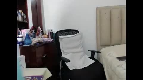 chloemiller   online show from 01.02.25