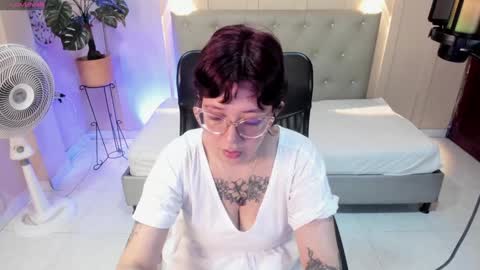 Snapshot of chloerossee chatting on 01.18.25 Chloe rosse online show from 01.18.25