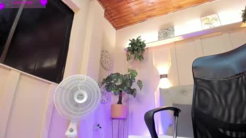 Snapshot of chloerossee chatting on 03.04.25 Chloe rosse online show from 03.04.25