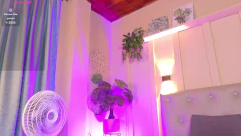 Snapshot of chloerossee chatting on 09.29.25 Chloe rosse online show from 09.29.25