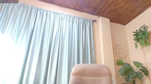 Snapshot of chloerossee chatting on 10.19.25 Chloe rosse online show from 10.19.25