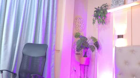 Snapshot of chloerossee chatting on 11.28.25 Chloe rosse online show from 11.28.25