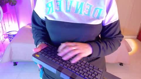 Snapshot of chloerossee chatting on 02.14.26 Chloe rosse online show from 02.14.26