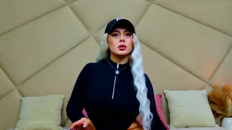 Chloe Vee online show from 02.09.26