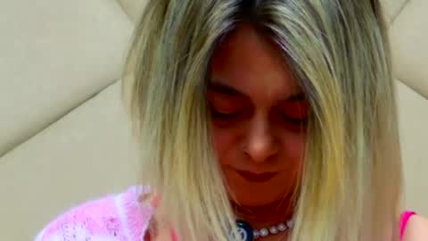 Snapshot of chloevee chatting on 05.20.26 Chloe Vee online show from 05.20.26