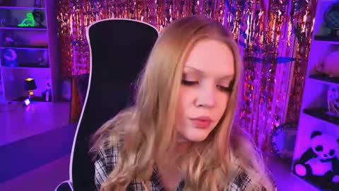 Snapshot of chloewight chatting on 02.22.26 ChloeWight online show from 02.22.26