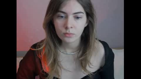 Snapshot of chloi_hes chatting on 12.22.24 chloi_hes online show from 12.22.24