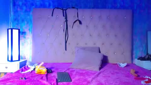 Snapshot of chlooe_zoe chatting on 02.13.25 chlooe_zoe online show from 02.13.25