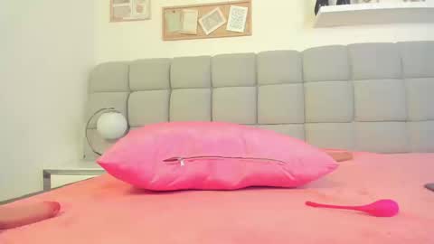 Snapshot of chlooe_zoe chatting on 09.13.25 chlooe_zoe online show from 09.13.25