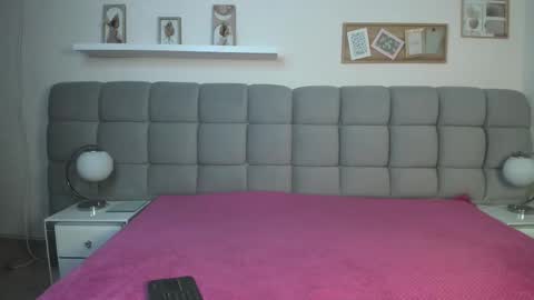 Snapshot of chlooe_zoe chatting on 09.18.25 chlooe_zoe online show from 09.18.25