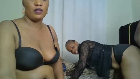 Snapshot of choco_violet chatting on 02.11.25 VIOLET online show from 02.11.25