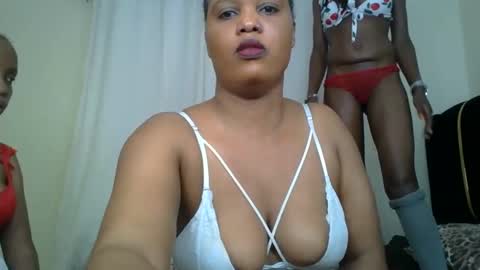 Snapshot of choco_violet chatting on 02.14.25 VIOLET online show from 02.14.25