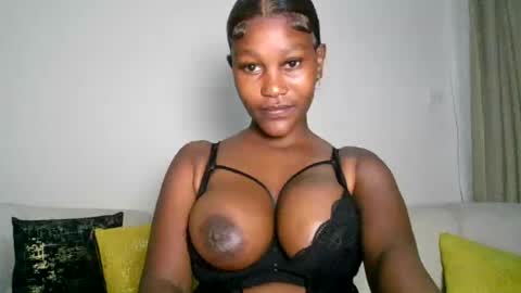 Snapshot of chocolate_divaa chatting on 07.24.26 chocolate_divaa online show from 07.24.26