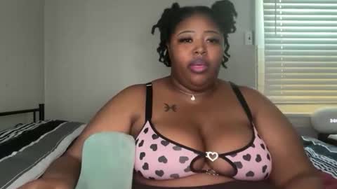 Snapshot of chocolatebunnyxx69 chatting on 04.22.26 Melina online show from 04.22.26