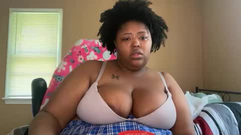 Snapshot of chocolatebunnyxx69 chatting on 05.04.26 Melina online show from 05.04.26