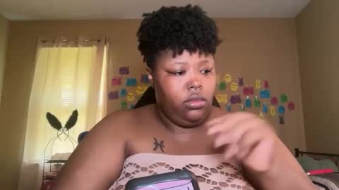 Snapshot of chocolatebunnyxx69 chatting on 05.18.26 Melina online show from 05.18.26