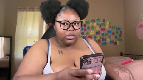 Snapshot of chocolatebunnyxx69 chatting on 06.01.26 Melina online show from 06.01.26