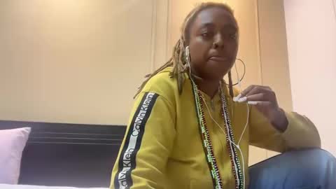 ChocolateCakeQueen online show from 12.05.24