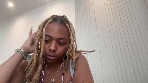 ChocolateCakeQueen online show from 01.13.25