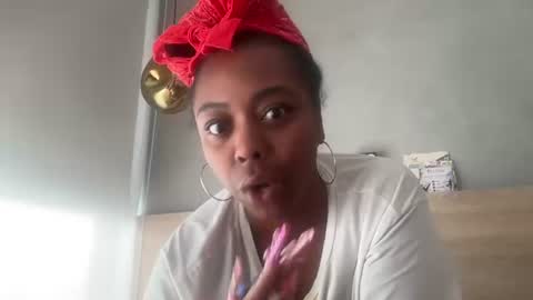 Snapshot of chocolatecakequeen chatting on 06.15.26 ChocolateCakeQueen online show from 06.15.26