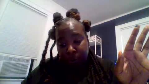 Snapshot of chocolatenipps chatting on 10.06.25 SexyNipples online show from 10.06.25