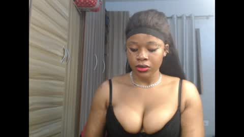 Snapshot of chocox_petitqueen chatting on 07.07.26 ethereal online show from 07.07.26