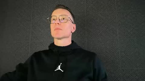 Snapshot of chouffie_81 chatting on 12.05.25 Chouffie online show from 12.05.25